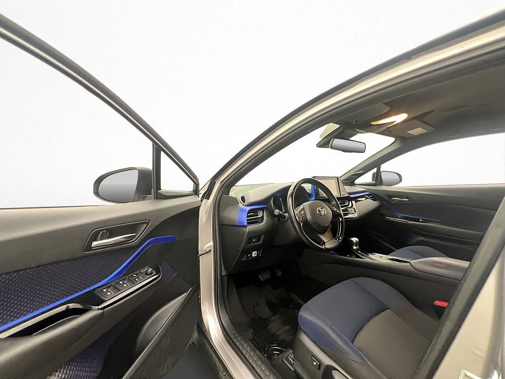 Vehicle Image 10