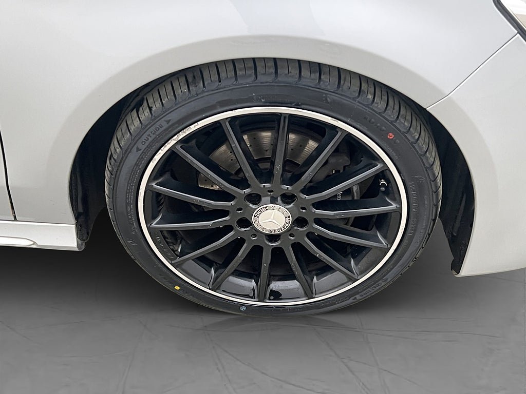 Vehicle Image 33