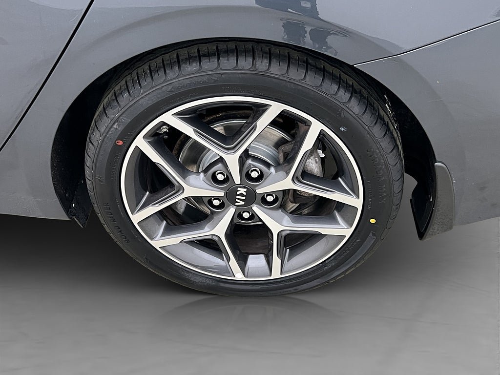 Vehicle Image 35