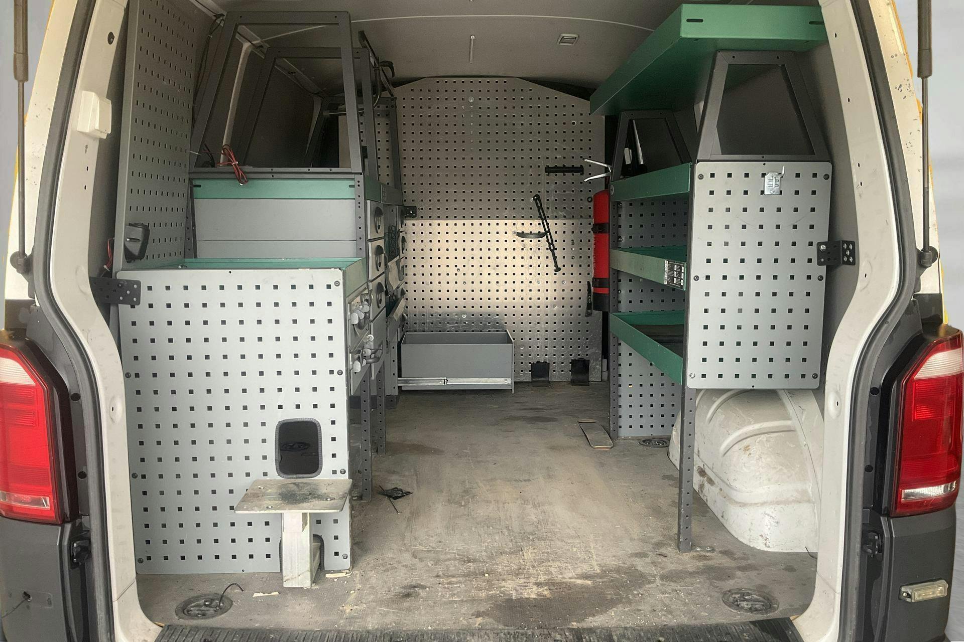 Vehicle Image 9