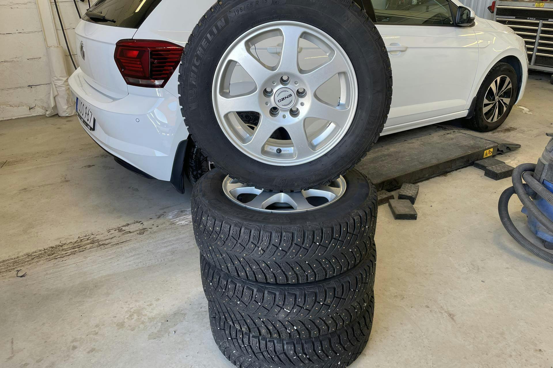 Vehicle Image 12