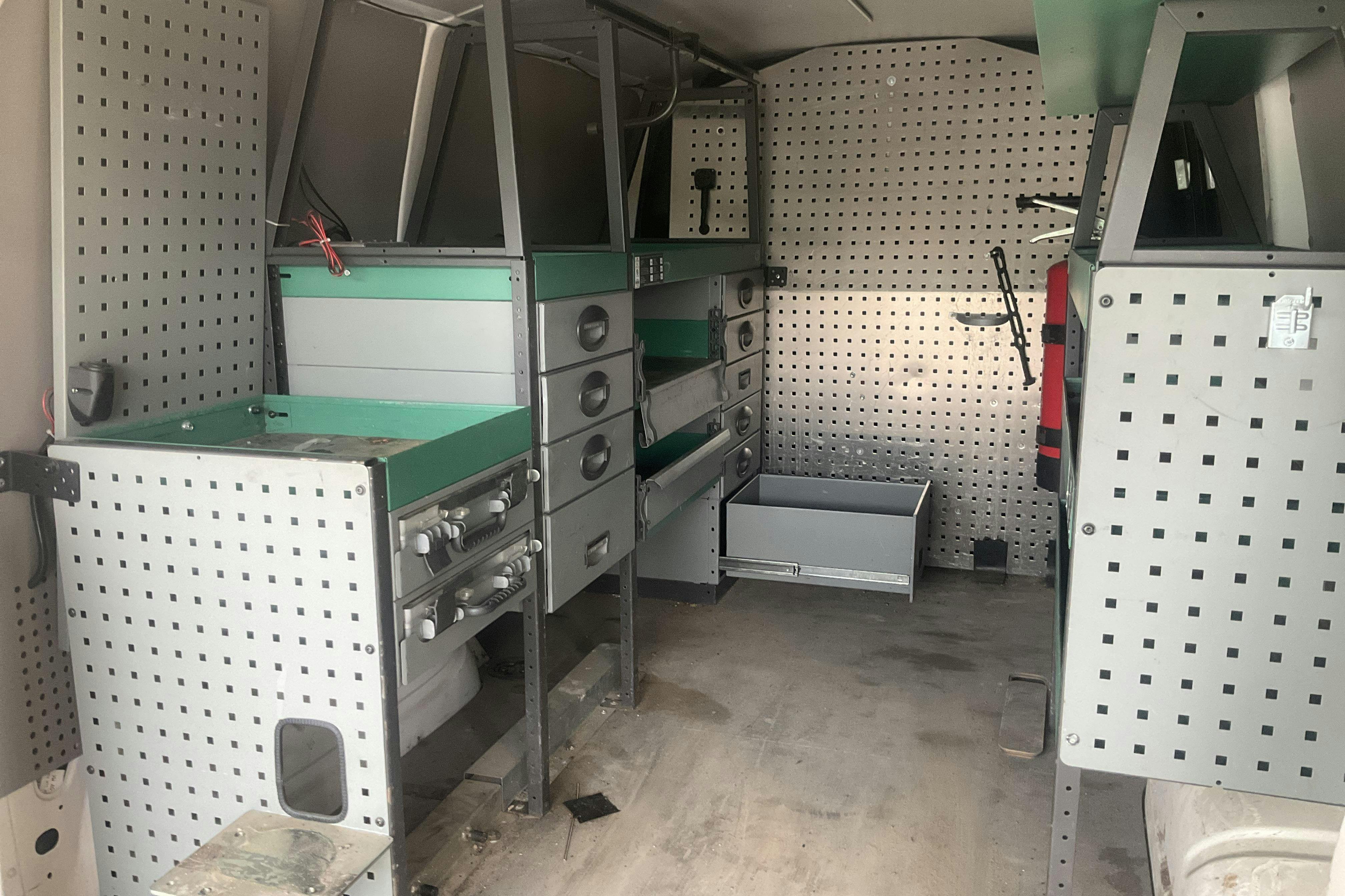 Vehicle Image 16