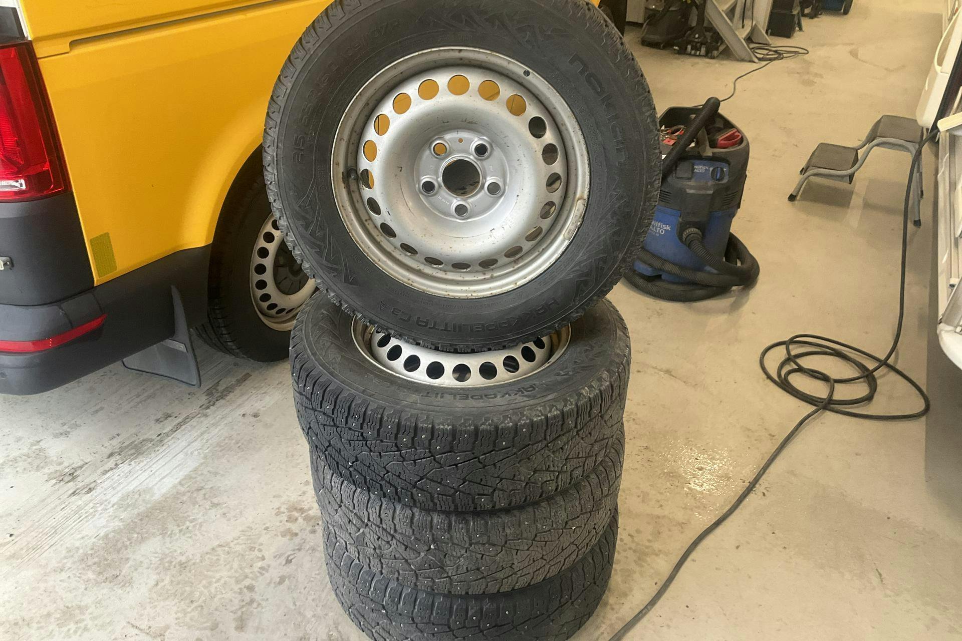 Vehicle Image 18