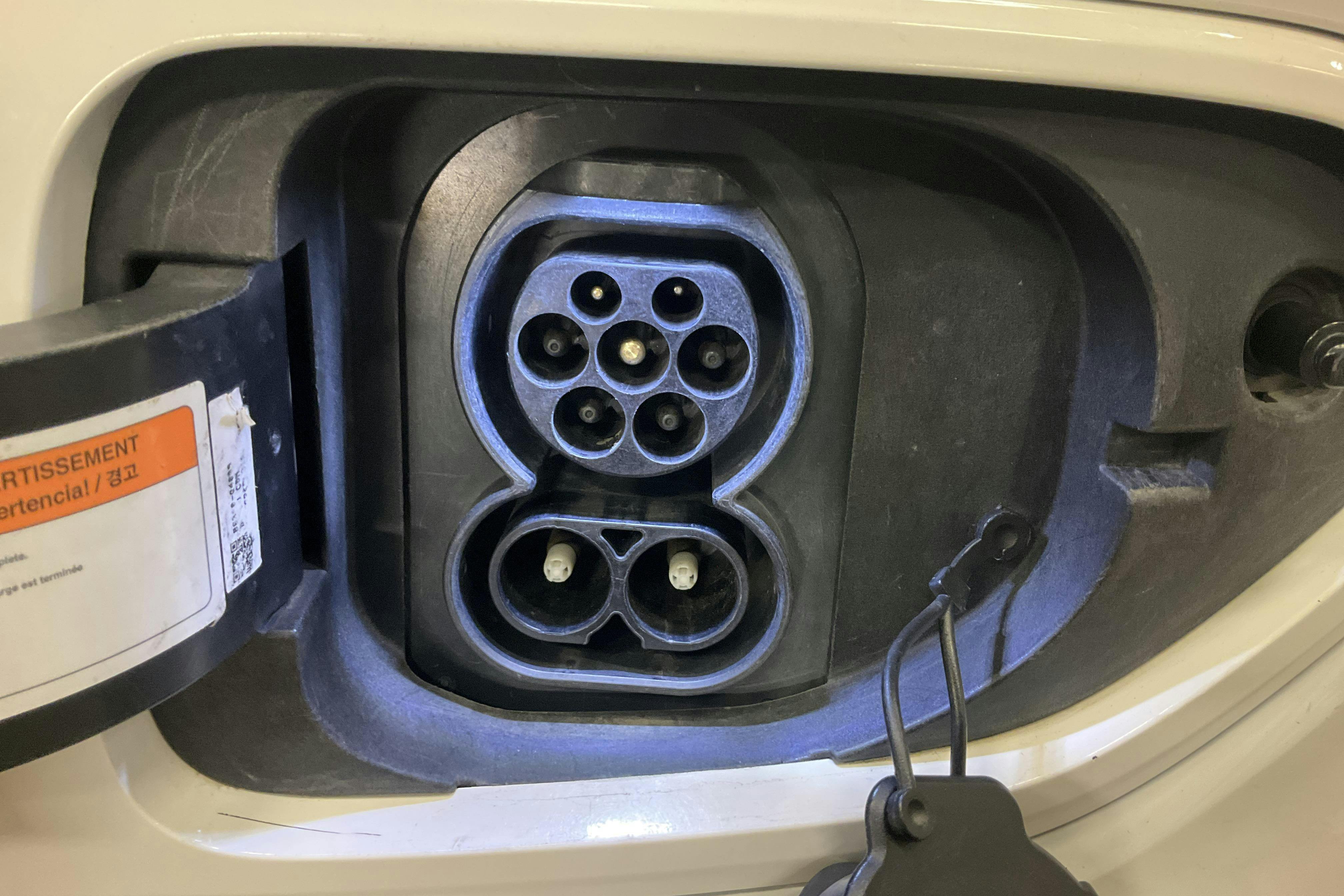 Vehicle Image 16