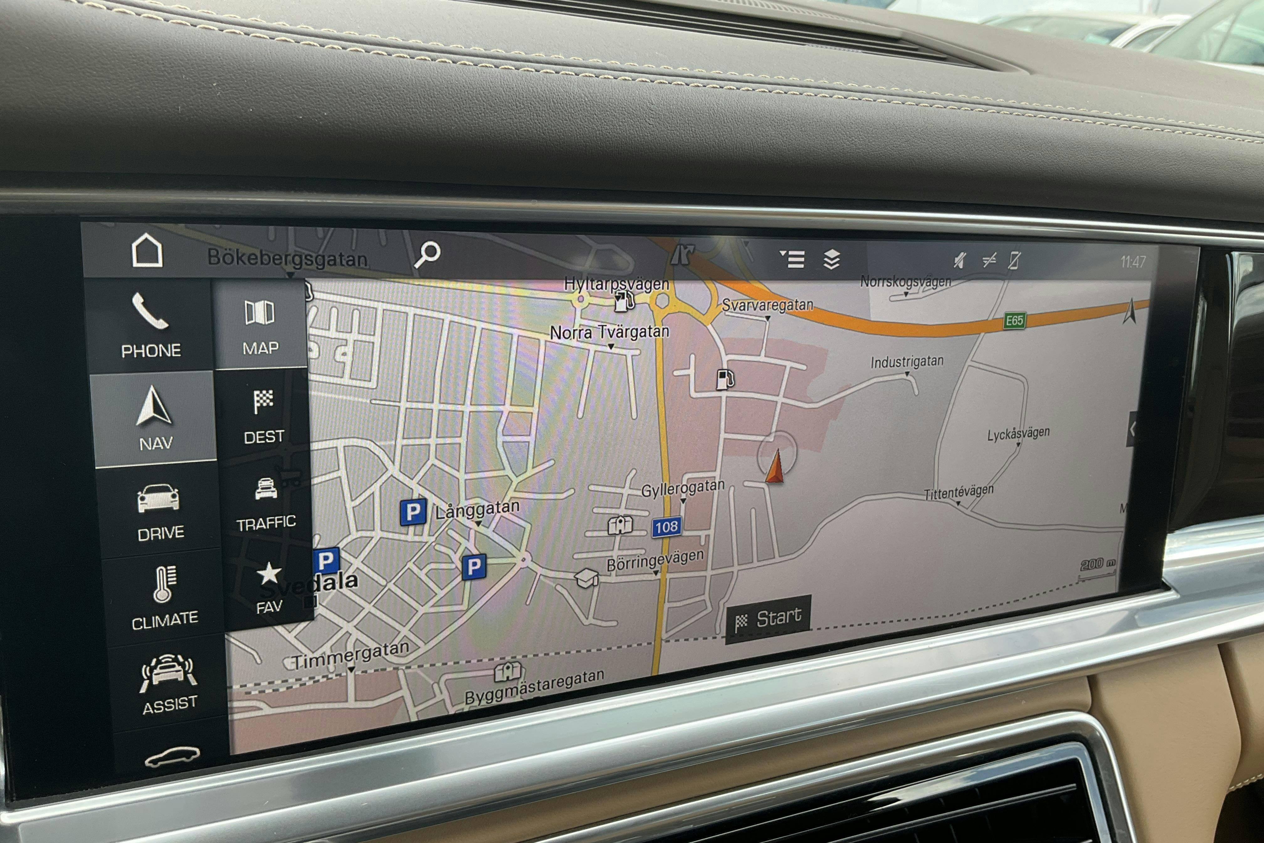 Vehicle Image 11