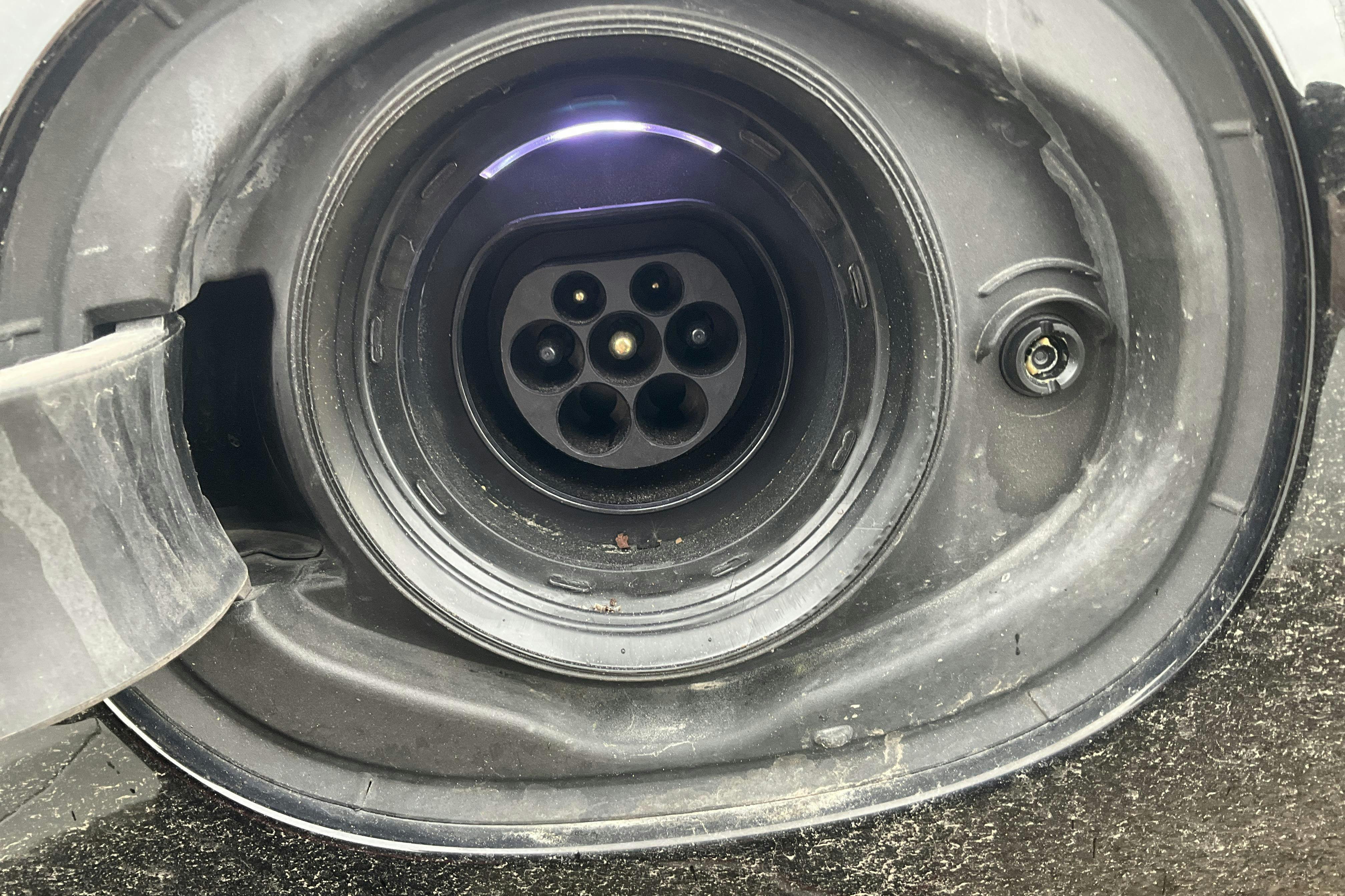 Vehicle Image 18