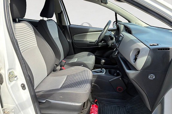 Vehicle Image 16