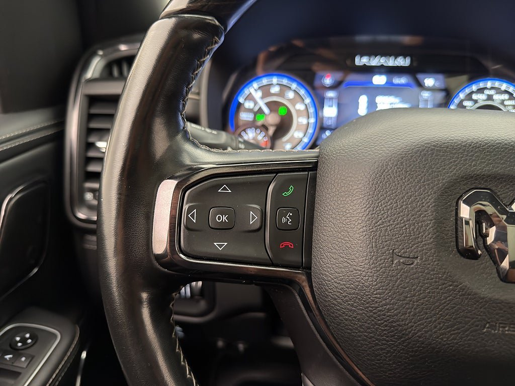 Vehicle Image 23