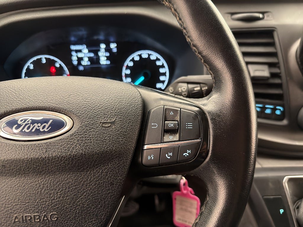 Vehicle Image 19