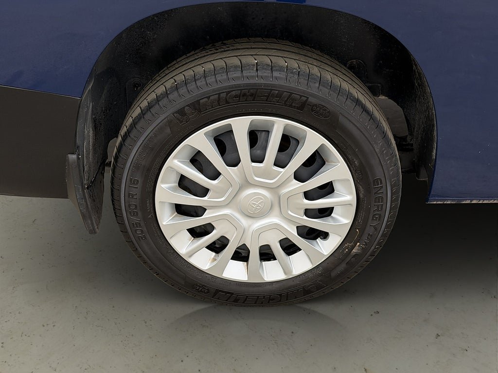 Vehicle Image 33
