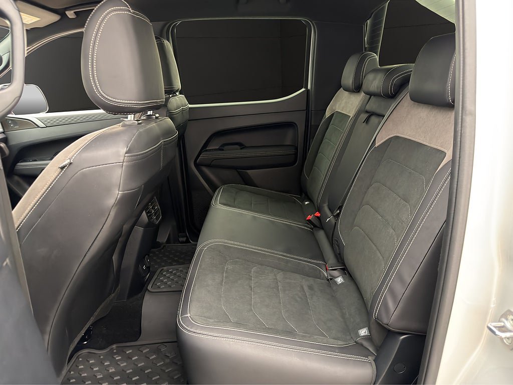 Vehicle Image 30