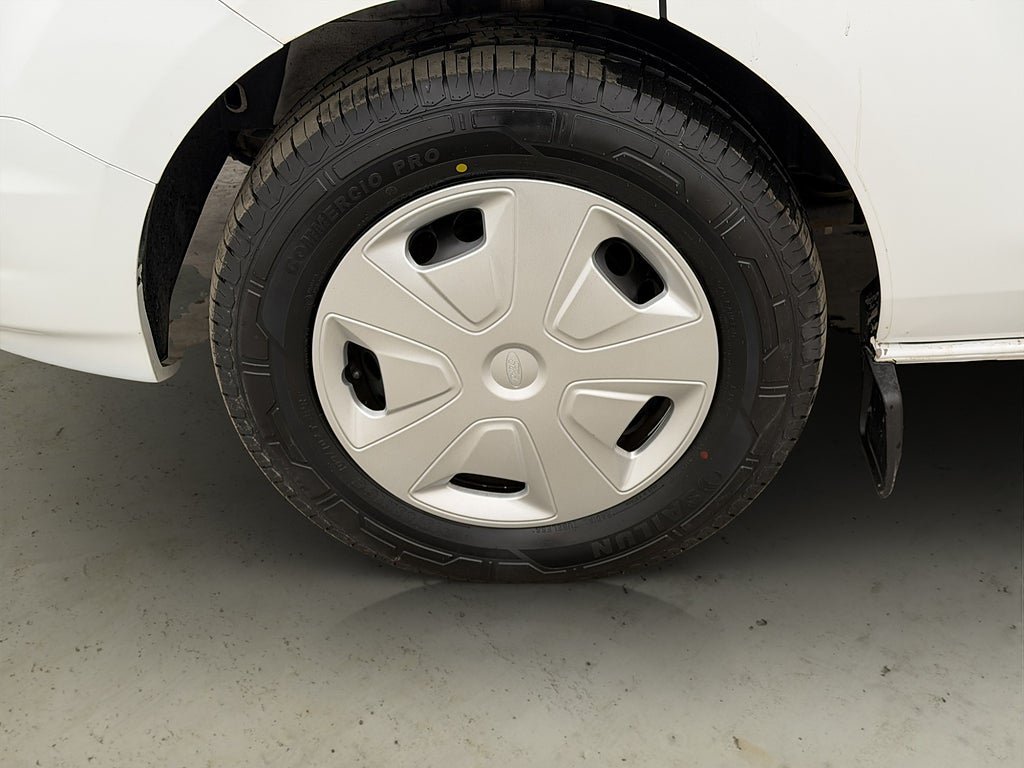 Vehicle Image 27