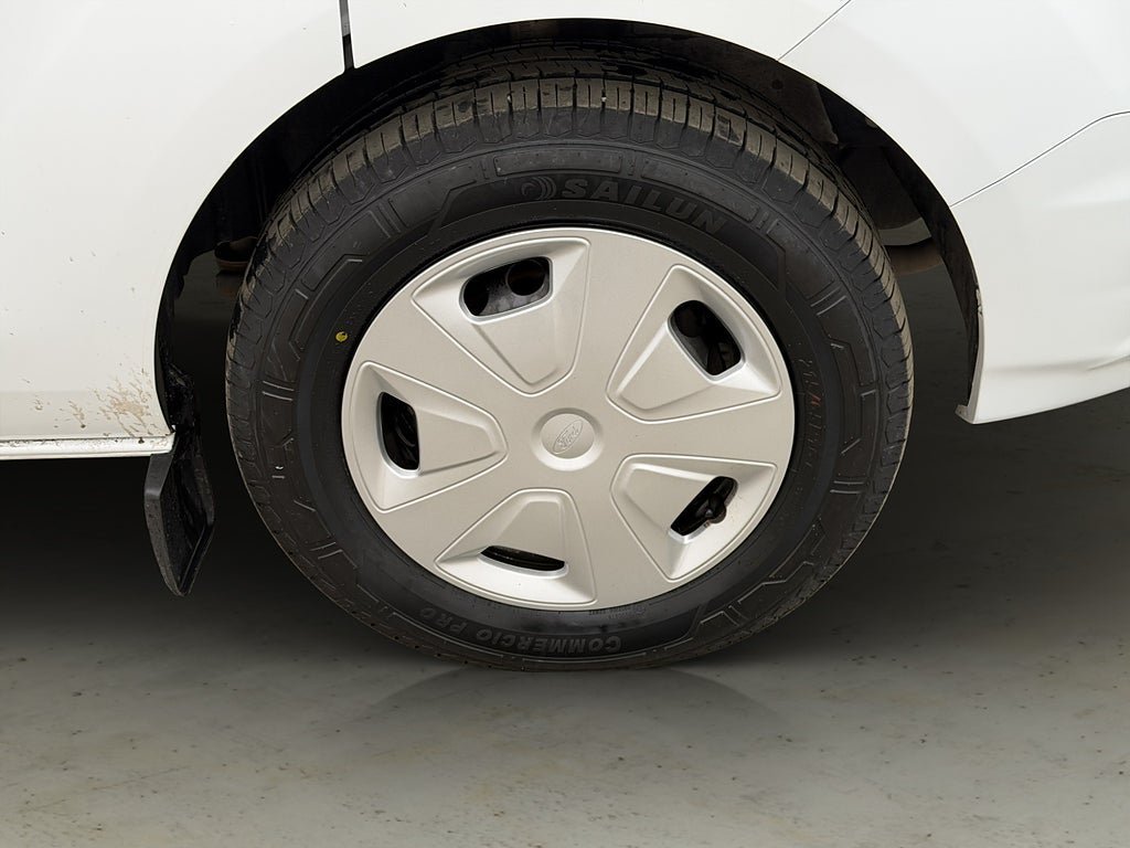 Vehicle Image 30