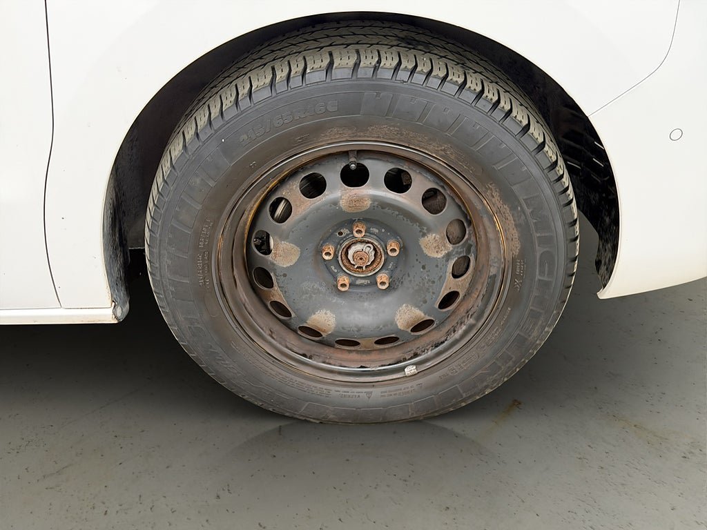 Vehicle Image 28