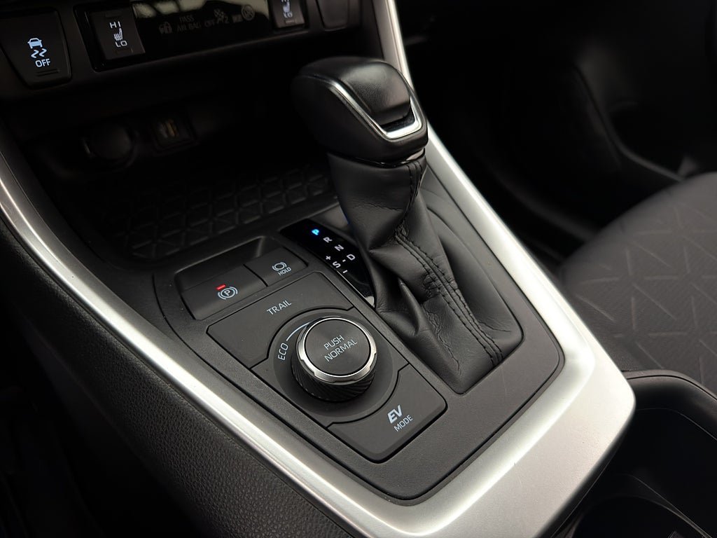 Vehicle Image 21