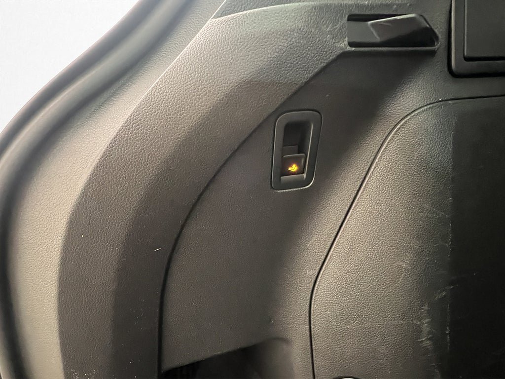 Vehicle Image 28