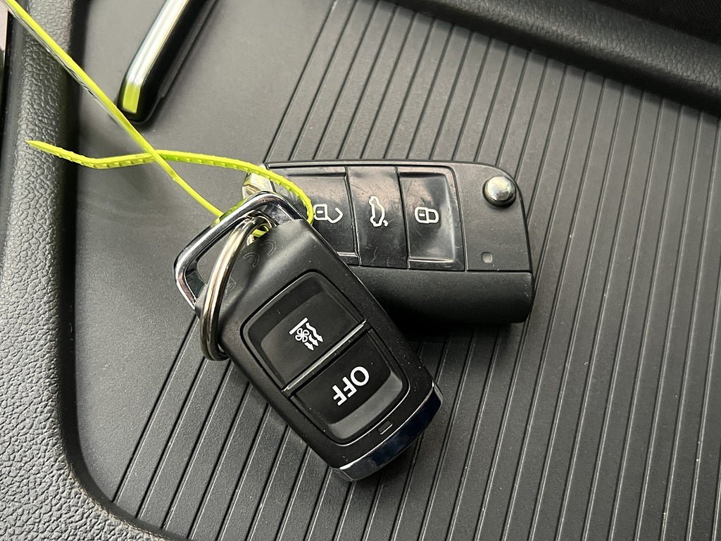 Vehicle Image 32