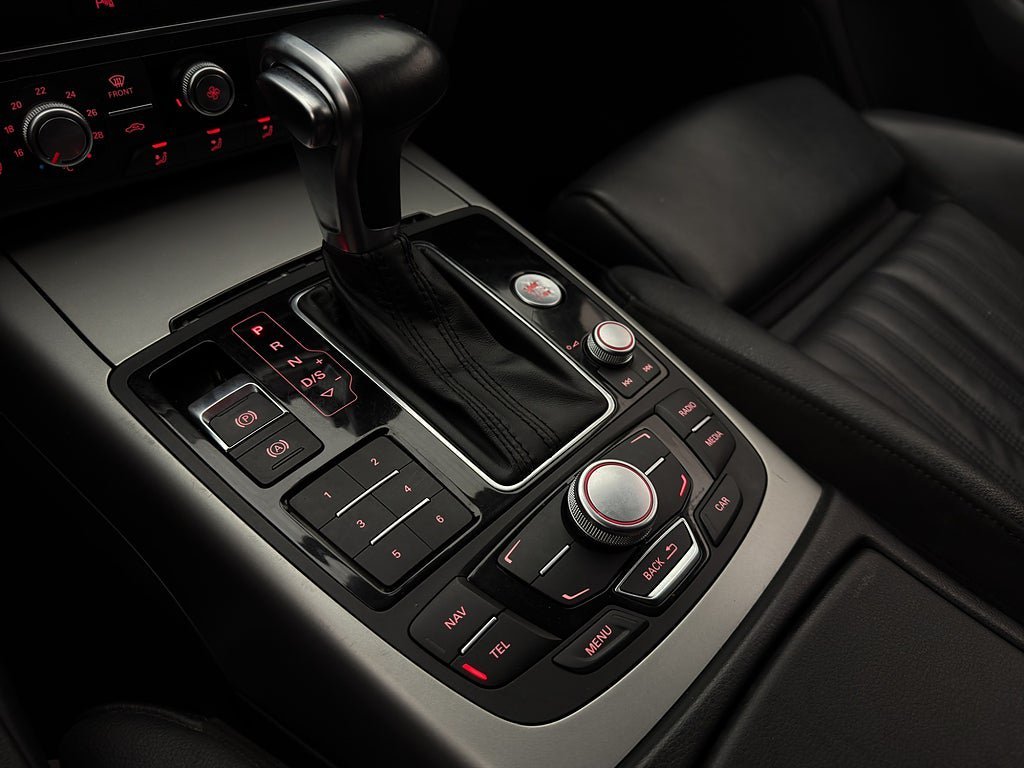 Vehicle Image 24