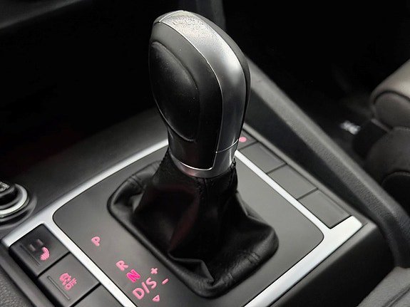 Vehicle Image 28