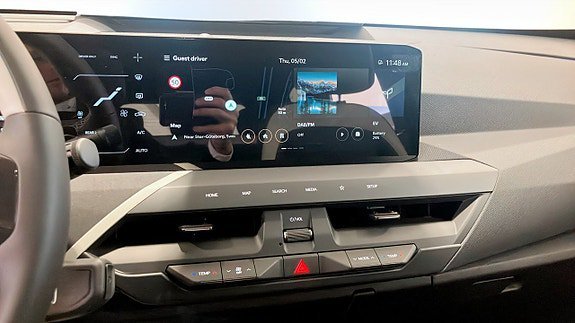 Vehicle Image 13