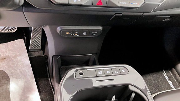 Vehicle Image 23