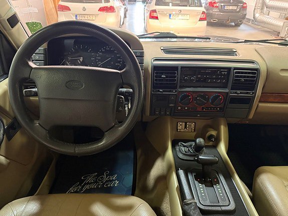 Vehicle Image 8