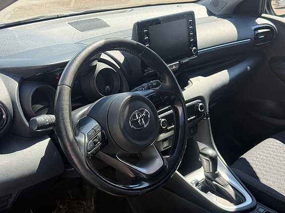 Vehicle Image 9
