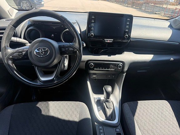 Vehicle Image 10