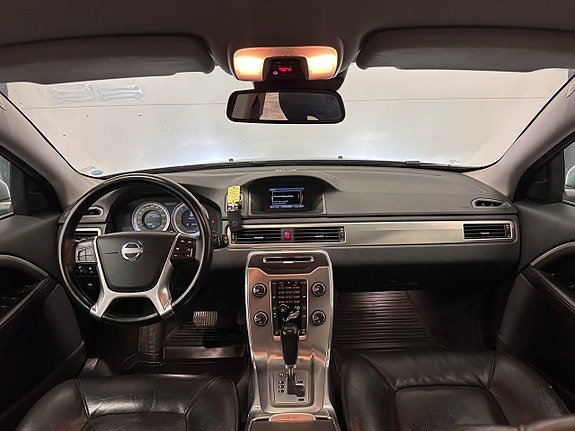 Vehicle Image 26