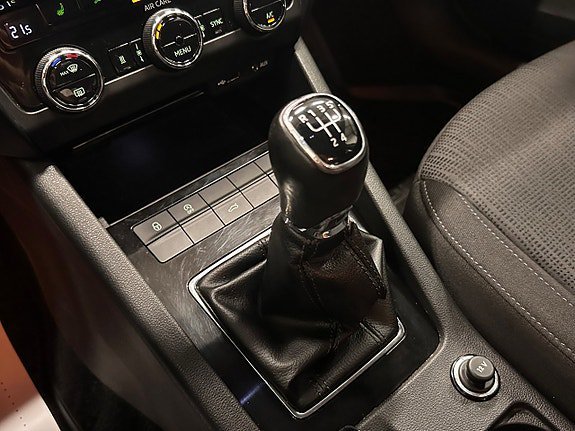 Vehicle Image 26