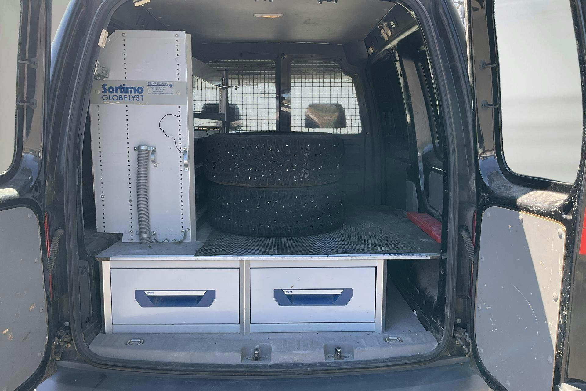 Vehicle Image 9