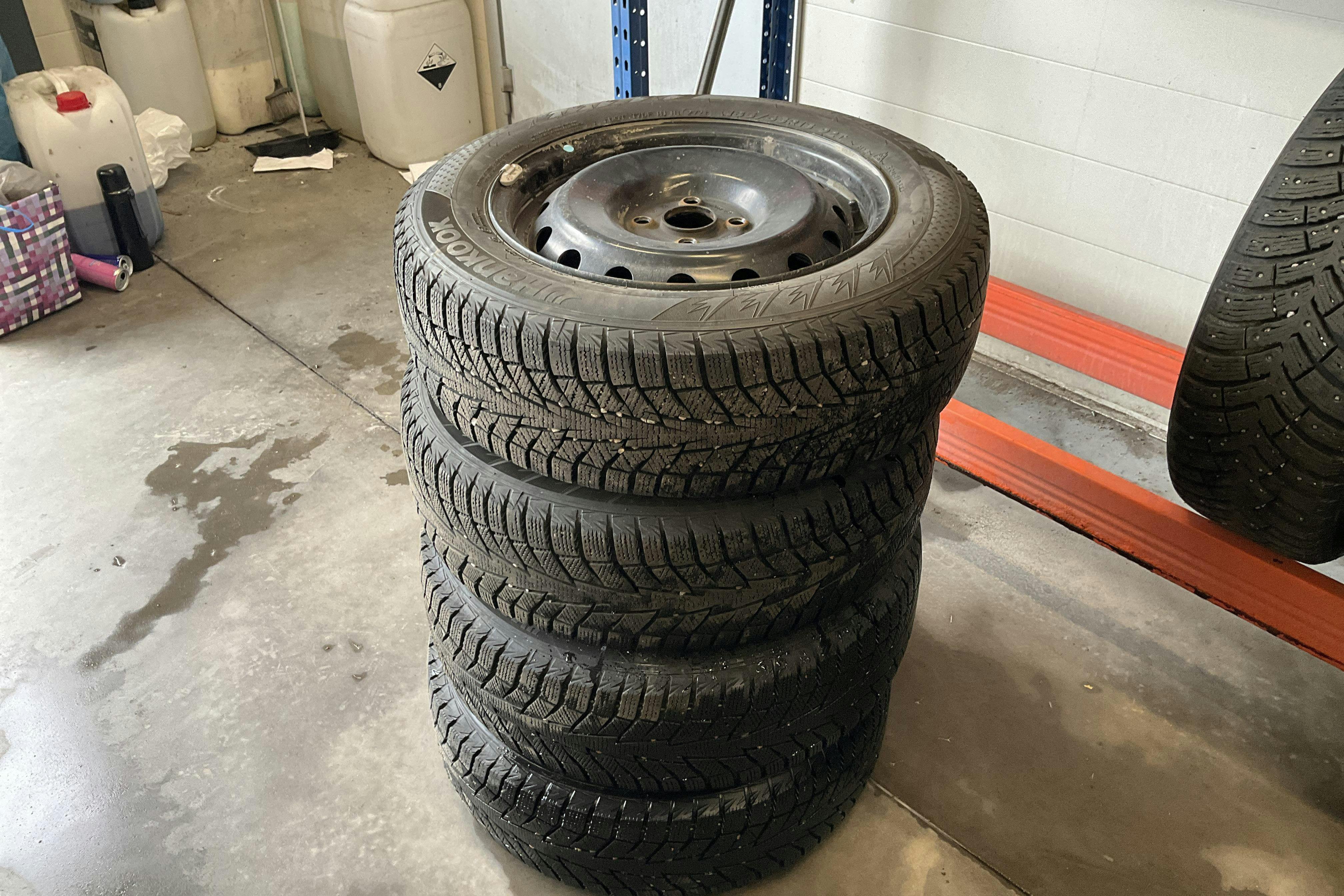Vehicle Image 16