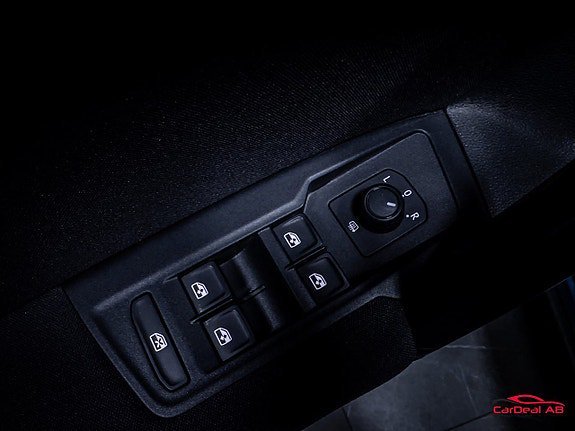 Vehicle Image 26