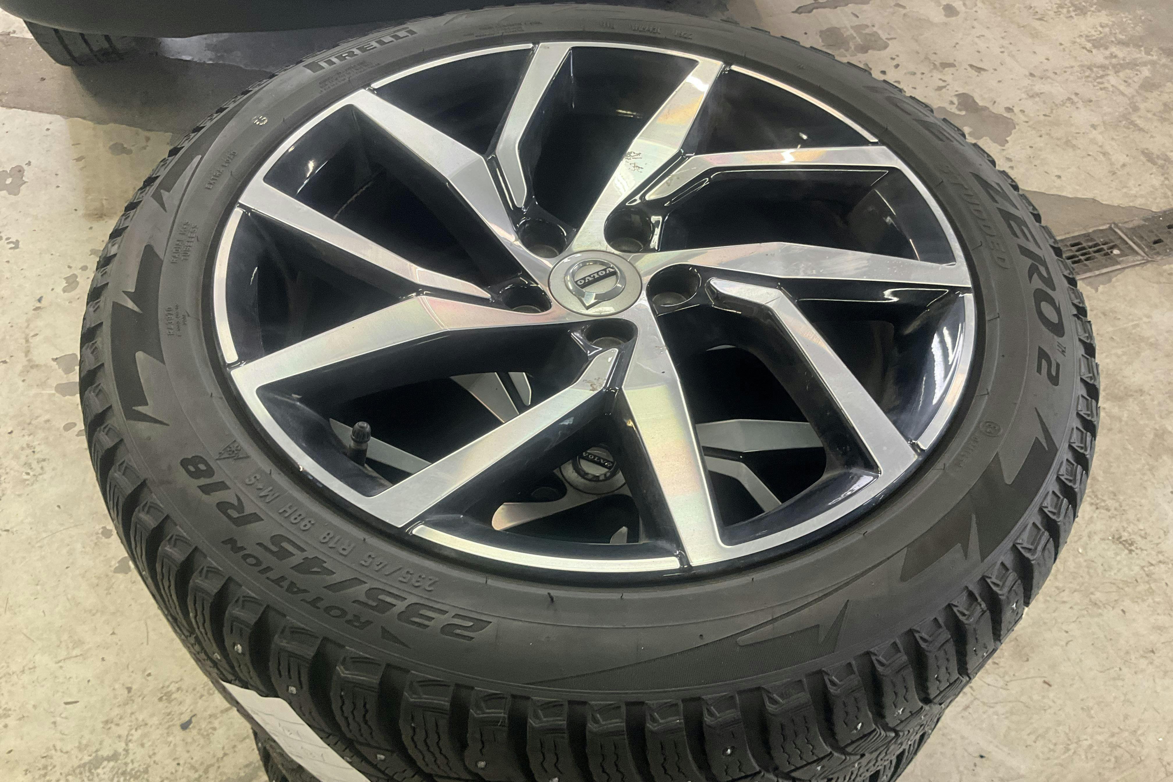 Vehicle Image 17