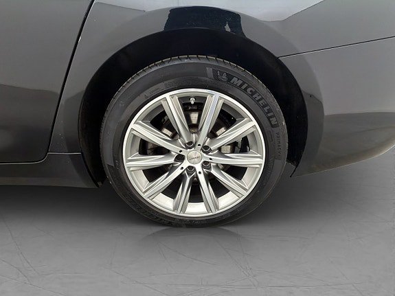 Vehicle Image 33