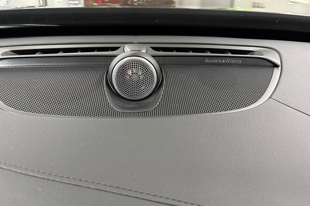 Vehicle Image 23