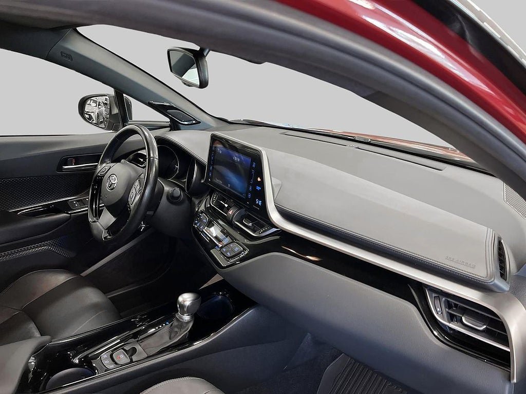 Vehicle Image 10