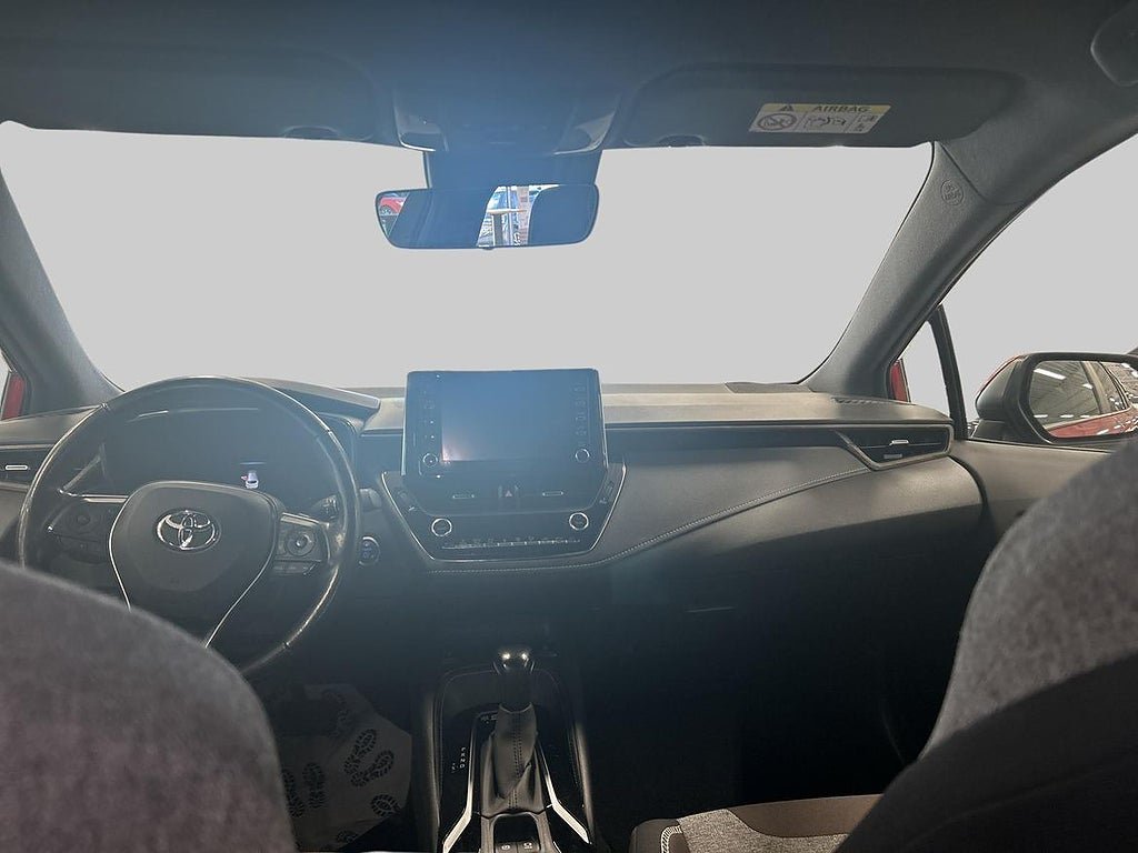Vehicle Image 12