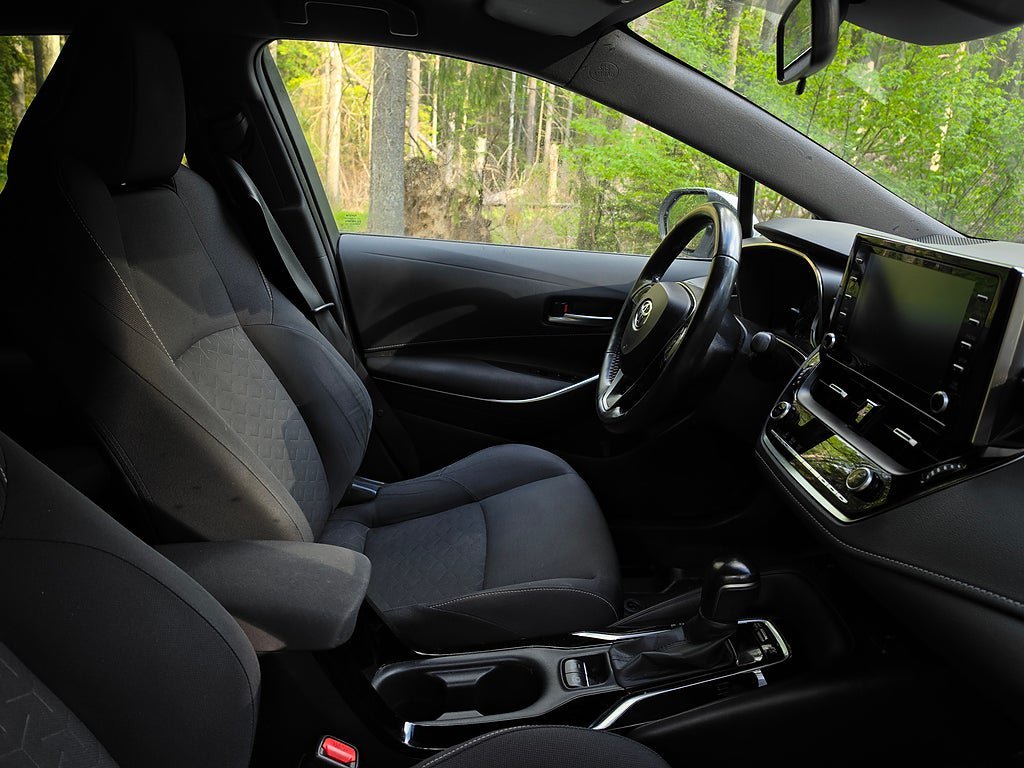 Vehicle Image 9