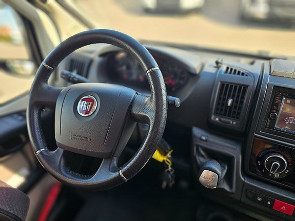 Vehicle Image 27
