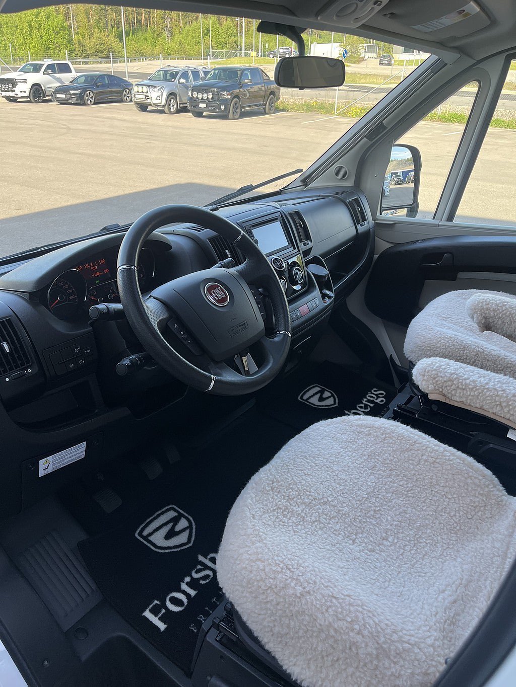 Vehicle Image 17