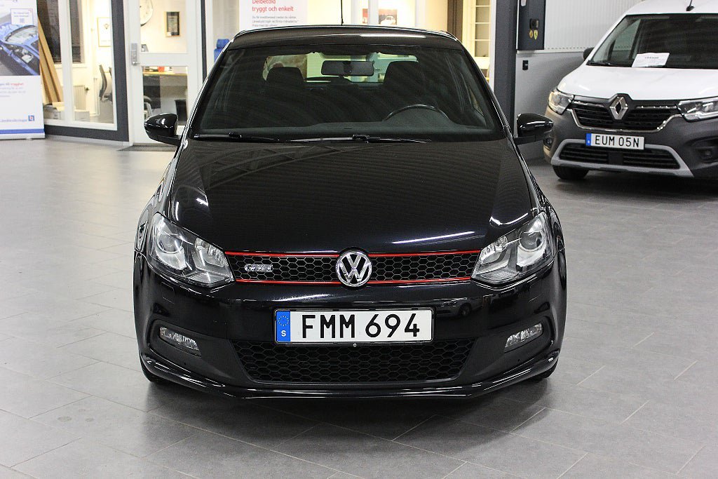 Vehicle Image 6