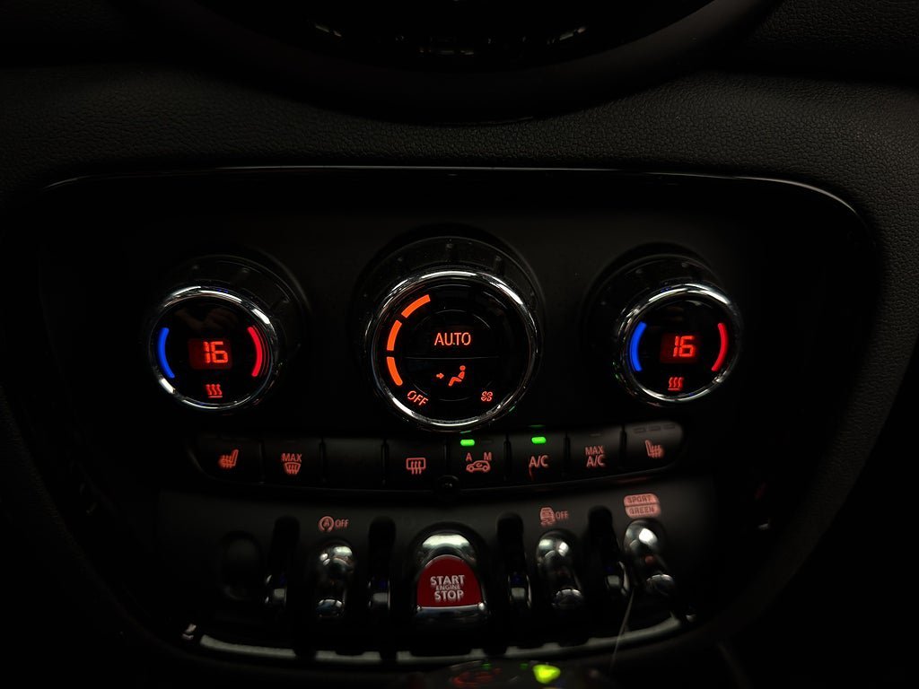 Vehicle Image 29