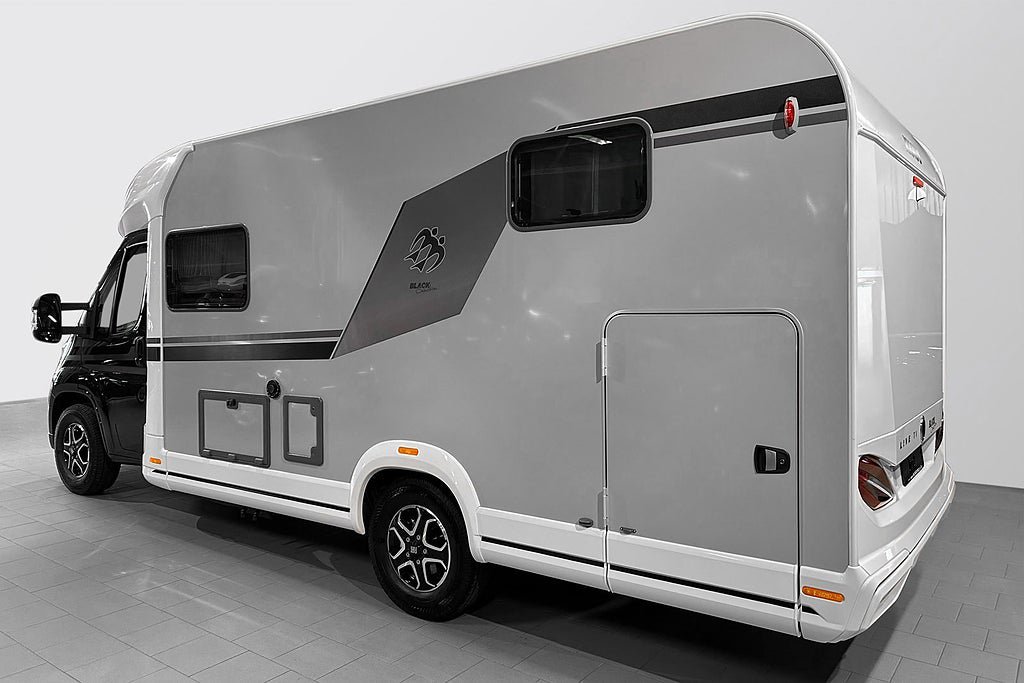 Vehicle Image 40