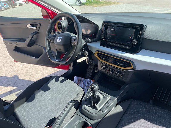 Vehicle Image 13