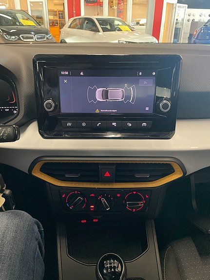Vehicle Image 21