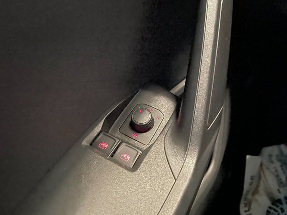 Vehicle Image 28