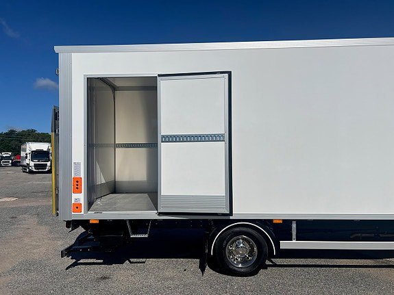 Vehicle Image 27