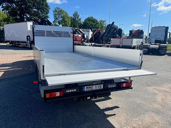 Vehicle Image 28