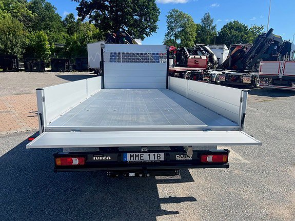 Vehicle Image 29